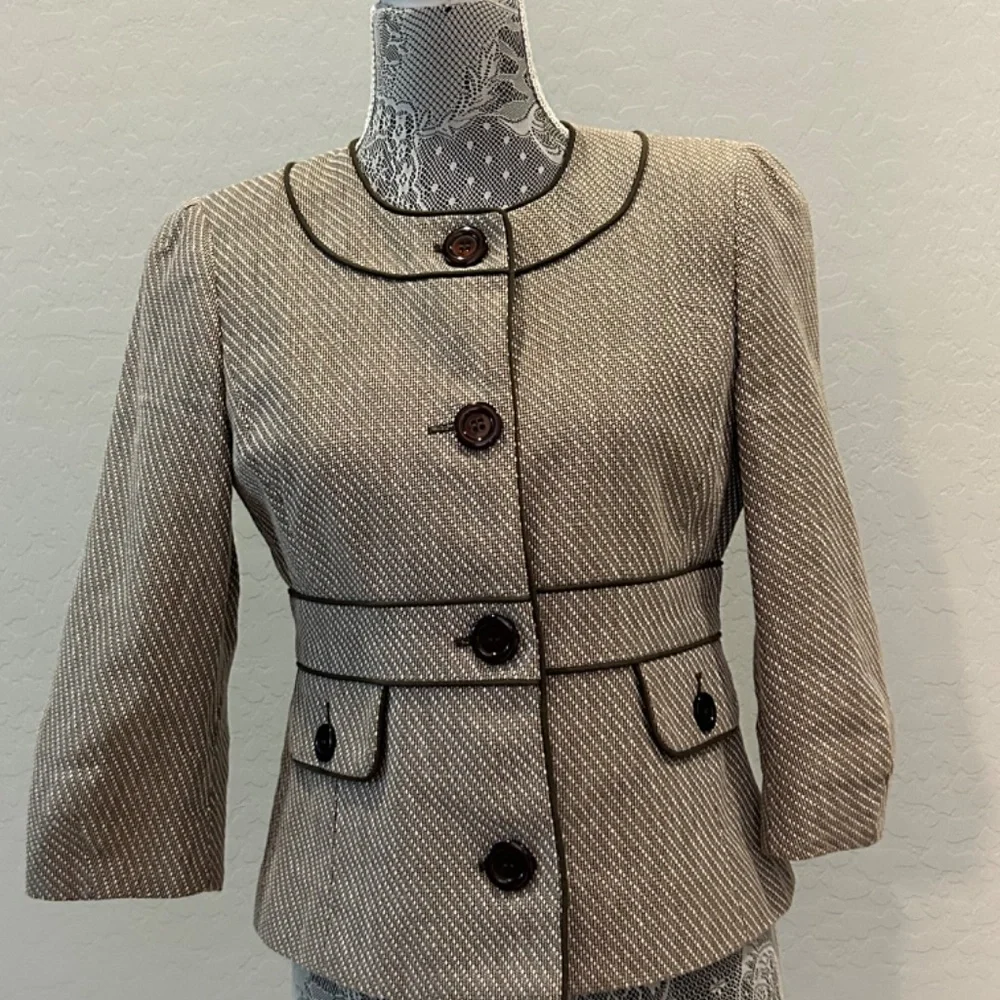 Jacket - Picture 2 of 11